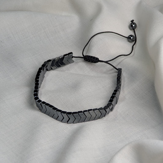 Hematite Arrows Bracelet Set – Adjustable Unisex Macrame Design